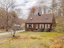 8 Jesse Circle, Sanford, ME 04073