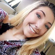 Lacey Barker's Instagram, Twitter & Facebook