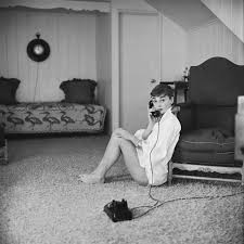 Audrey Hepburn Had Only Had One Major Film Role In 1953 S Roman Holiday When Photographer Mark Shaw Spent A Day With The Star S Audrey Hepburn Audrey Hepburn