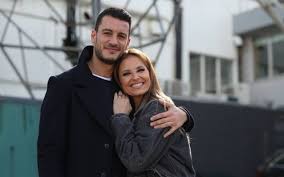 O apresentador de 'like me', da tvi, fez uma publicação nas redes sociais com uma legenda que fez com muitos fãs fizessem comentários de que ele tem nova namorada. Cristina Ferreira Assume Amor Por Ruben Rua Em Dia Especial Amo O Ate Nas Suas Imperfeicoes Nova Gente