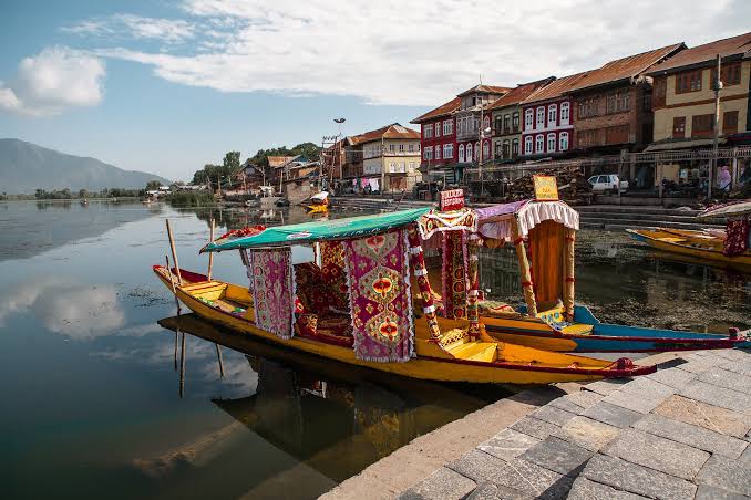 Dal Lake in Srinagar, Kashmir