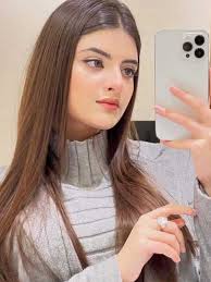 Muzna Masood Malik Age, Husband, Sister, Family & Biography