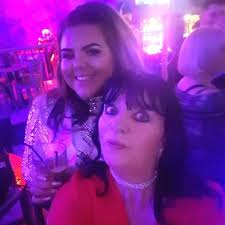 paula bates (@batesy40)