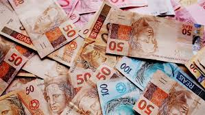 Política monetária pesa mais no crédito à pessoa física