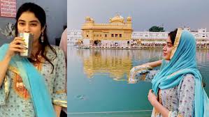 Janhvi Kapoor Visits Golden Temple And Relishes A Glass Of Amritsari Lassi Before Starting The Shoot Of Dostana 2 Hindi Movie News Times Of India Bollywood movies, telugu & tamil movies dubbed in. janhvi kapoor visits golden temple and relishes a glass of amritsari lassi before starting the shoot of dostana 2