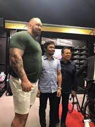 It revealed names of 38 wwe wrestlers in 2020 who draw big paychecks. How Can Wwe Wrestlers Look So Out Of Shape When They Are Highly Active Professionals Quora