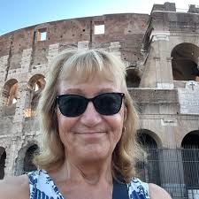 Is it safe to leave luggage in rental car trunk?