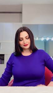 Chitra Tripathi mommy is making us thristy by showing her 'D' cup jugs.  What should we do now? : r/IndianCelebScenes