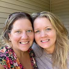 Gina Reilly's Instagram, Twitter & Facebook