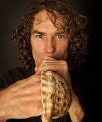 Amazon calls for musician