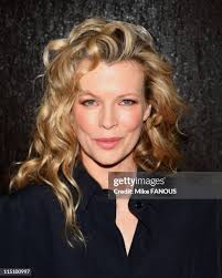 272 Kim Basinger Oscar Photos & High Res Pictures