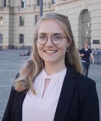 Смотреть фильмы с актером matilda märz. 27th 17th Moot Hma