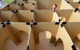 Maze Made From Cardboard Boxes Con Imagenes Juguetes De Carton Juegos Para Ninos Carton Hazlo Tu Mismo
