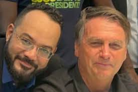 Deputado pula muro e invade dependências de hospital em Barreiras