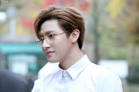 10 Male Idols Who Totally Look Like Hot Nerds In Glasses Koreaboo Monsta X Monsta X Wonho Celebrities
