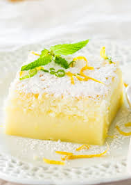 Terminer La Journee Sur Une Note Sucree Ce Bon Gateau Au Citron Plaira A Plusieurs D 39 Entre Vous Lemon Magic Cake Recipe Lemon Recipes Magic Cake Recipes