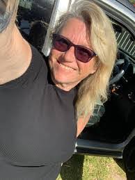 Debra Baumgardner's Instagram, Twitter & Facebook