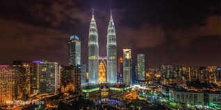Evening Photography at the Petronas Towers: Capture Stunning Views