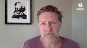 "Bøygen" av og med Mads Ousdal. Musikere: Musikere: Håvard Stubø, Daniel  Formo og Erik Nylander.