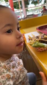 Adrian Vaca (@vacaelchakas)