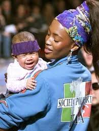 Supermodel naomi campbell is now mom to a little girl, possibly a taurus. Bildergalerie Koffer Weg Wutende Naomi Campbell In Heathrow Festgenommen Bild 9 Von 26 Faz