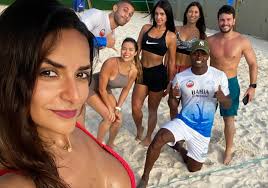 Amanda Vivas (@amandinhavivas) • Instagram photos and videos