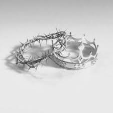 Black And White Crown Aesthetic Pin By Lyde On Otp Together A Darker Shade Of Magic White Aesthetic Aesthetic