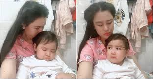 Chia sẻ với báo chí, vợ vân quang long là linh lan chia sẻ, nhiều ngày qua, tinh linh lan cũng tâm sự về những mong ước dang dở của vân quang long trước khi qua đời. Video Con Gai Van Quang Long Quáº¥y Khoc Ä'oi Ä'i Tim Ba Ná»­a Ä'em Máº¹ Tráº» Ngháº¹n Ngao Biáº¿t Tim Ba á» Ä'au Tin360