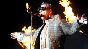 The band's lineup—consisting of lead vocalist till lindemann, lead guitarist richard kruspe. Rammstein Und Ihre Instrumente Dieses Equipment Verwenden Paul Landers Co