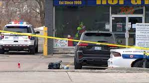 Peel police are searching for two suspects, after a shooting in the rathburn and creditview area in mississauga. Man 32 Dead After Brazen Daylight Shooting At Mississauga Plaza Cp24 Com
