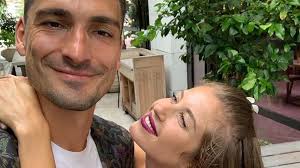 Hat mats hummels eine freundin? 12 Jahre Beziehung Mats Und Cathy Hummels Im Liebesrausch Promiflash De
