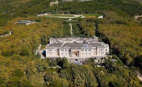 Juni in genf laufen auf hochtouren. Video Vladimir Putin S Secret Residence Which Is Bigger Than Monaco