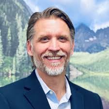 Antonio Decker's Instagram, Twitter & Facebook