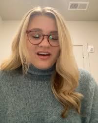 Kate Rawlins's Instagram, Twitter & Facebook