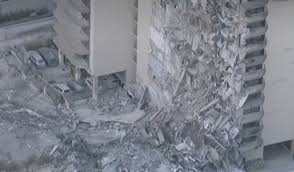 Ele foi levado para o hospital em estado crítico. Uxl8bfvnsuliwm