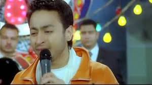 مغني وممثل مصري، ولد في محافظة الشرقية، ثم انتقل للعيش في القاهرة، اضطرته ظروفه الصعبة إلى النزول إلى سوق العمل بسن مبكرة. Hamada Helal Mastoul Ø­Ù…Ø§Ø¯Ø© Ù‡Ù„Ø§Ù„ Ù…Ø³Ø·ÙˆÙ„ Youtube