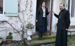 Sauville Television L Ancien Presbytere De Nana Peradze Et Pere Georges Dans Bienvenue Chez Nous Sur Tf1