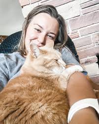 I am SO HAPPY to introduce Grace Lovin & Brianna Hird!!!! Eeeek! 🥰🐾 These  girls have officially joined my team here at Ollie & Friends Pet Sitting!  While I will still be