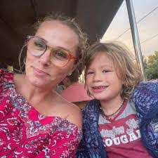 Emily Kahle's Instagram, Twitter & Facebook