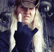 English/Español) SEVEN YEARS AGO WARREL DANE, FORMER VOCALIST OF SANCTUARY  AND NEVERMORE, LEFT INTO ETERNITY December 13, 2017. Warrel Dane dies in  São Paulo, State of São Paulo, Brazil. He was an
