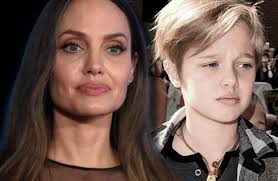 Plastic (cosmetic) surgery (2020)hi fam: Shiloh Jolie Pitt Jetzt Fluchtet Sie Vor Mama Angelina