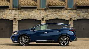 The 2019 nissan murano crossover suv is known for its rakish lines that make it look bigger than it is, and a plush ride that makes it feel bigger, too. 2019 Nissan Murano Shows Minor Facelift New Colors At La