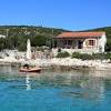 Das ferienhaus bare ist für 4 personen geeignet und liegt zirka 5 km von vela luka entfernt in einer kleinen schönen und ruhigen bucht. 1