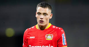 Disponible en 4 colores, combinala con tu conjunto de mx wirtz elevate. Bayer Jungstar Wirtz Positiv Auf Corona Getestet