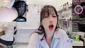 中国ナース💋__Lab__ (ジェライ)のSTRIPCHAT