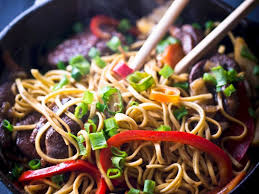 Wok De Canard Aux Nouilles Sautees Recette Asiatique Cuisine Asiatique Nouilles Sautees