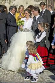 Isabel pantoja desconoce la 'guerra' que están teniendo. 12 Ideas De B Hermana De Colate En 2021 Boda Novios Vestidos De Novia