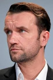 Leo Stubbs's Instagram, Twitter & Facebook