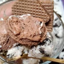 Selanjutnya, masukan strawbery, susu kental manis dan air jeruk lemon dalam satu wadah. Lagi Pengen Es Krim Cokelat Yuk Coba 10 Resep Es Krim Chocolatos Terenak Dan Mudah Dibuat Di Rumah 2020
