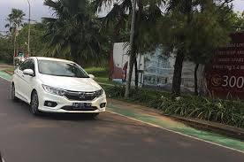 Honda city selama ini juga dipasarkan di indonesia, masuk di segmen small sedan dan bersaing dengan toyota vios. Review Honda City 2020 Sedan Yang Mungil Di Luar Lega Di Dalam
